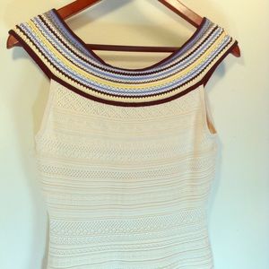 White House Black Market Beautiful Top